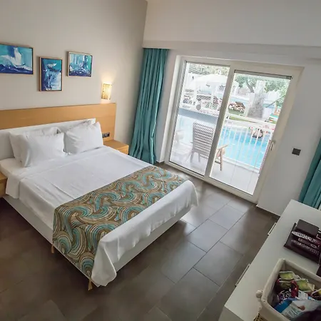 Mozaik Hotel 2*